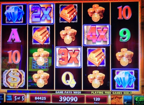 Mega vault / 20
